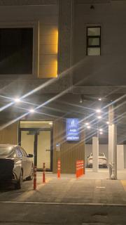 استديو أنيق بتصميم حديث - 9