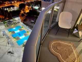 Harbor View Elite-Luxury Apartment-Amazing Views - 4