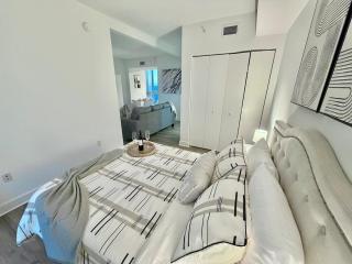 Harbor View Elite-Luxury Apartment-Amazing Views - 1