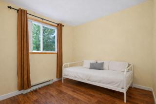 Wasaga Beach Family Oasis and Ski Escape - 2