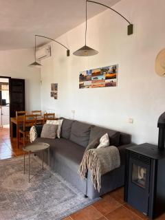 Charmante casita met veranda en zwembad op een kleinschalige olijf Finca - 6