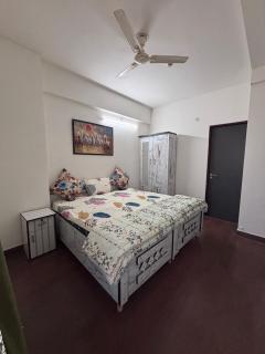 Luxury Apartment, Just 15 mins from Airport, Ggn - 8