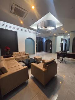 Luxury Apartment, Just 15 mins from Airport, Ggn - 4