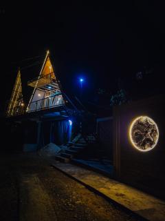 White Moon Cabin & Cottage - 8