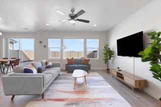 Modern, Spacious 4 bed Home in New Community - 8