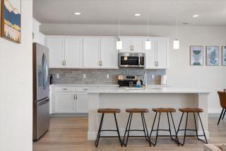 Modern, Spacious 4 bed Home in New Community - 4