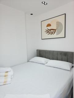 Golden Corner 3 - Sweet Escape Apartments - 1