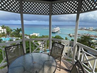 OceanBreeze Jamaica Penthouse, 7-Minute Walk to Beach - 0