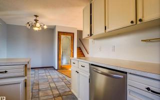 All what you need in a House near GrayNuns, Millwoods - 0