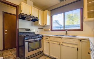 All what you need in a House near GrayNuns, Millwoods - 3