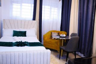 Luxe Cozy Studio w Roof Top View, 5G WiFi, Netflix - 0