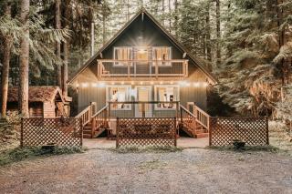 49SL - Hot Tub - WiFi - Fireplace - Sleeps 10 home - 9