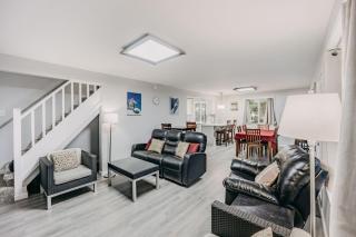 49SL - Hot Tub - WiFi - Fireplace - Sleeps 10 home - 8