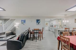 49SL - Hot Tub - WiFi - Fireplace - Sleeps 10 home - 4