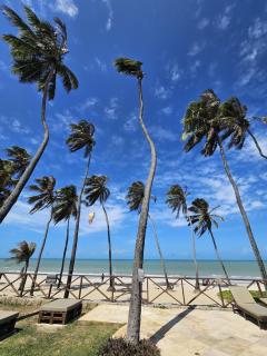 Flat Moderno Pé na Areia no Centro de Cumbuco Piscina frente mar Eco Paradise 210 - 0