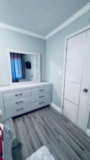 Explore Rooms JFK - 9