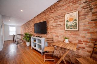 Artsy Hidden Gem - FREE PARKING - 9