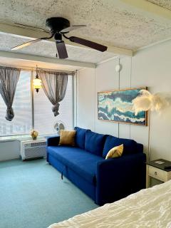 Cozy condo steps from the ocean and Seacrets - 9