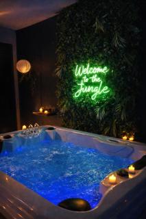 Ô Spa Privatif - Luxury Suite - JACUZZI-SAUNA-NETFLIX-FISHSPA-SERVIETTES-PEIGNOIRS-SANDALES-CAFE - 8