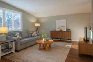 Charming 4-Bedroom Home in Eden Prairie - 0