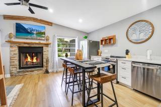 Fireplace and Lake View Just 10 Minutes to Downtown Near Parks - 3