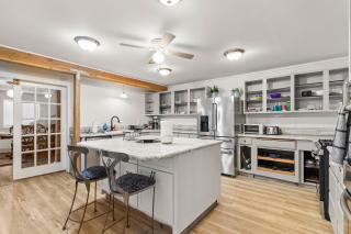 4-Bedroom Chateau in Southern Washington- Luxurious Retreat with Pond & Creek - 8