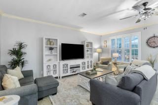 Navarre Sound Place- Pool Steps Away - Backyard Oasis - 4