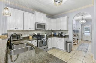 Navarre Sound Place- Pool Steps Away - Backyard Oasis - 2