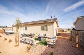 Family home In Kanab near Nat'l Parks with hot tub sleeps 10 - Kanab - 9