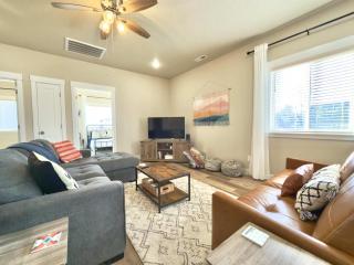 Family home In Kanab near Nat'l Parks with hot tub sleeps 10 - Kanab - 7