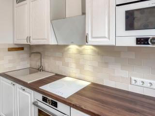 Bright Apartment in City Centre - 8