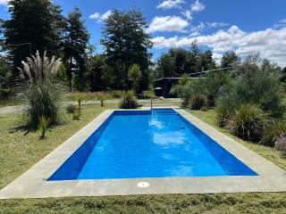 Casa con 2 Piscinas y Cama elástica - 6