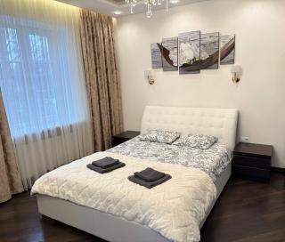 Luxury Artwall Apartment in City Centre - 1