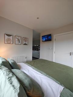 Modern and peaceful, country retreat - 9