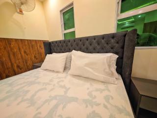 Luxury Studio Apartment Couple Friendly in Johar Town - 6