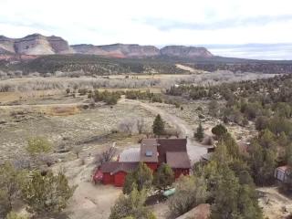 Family Cabin with Views just minutes from Zion Nat'l Park - 8