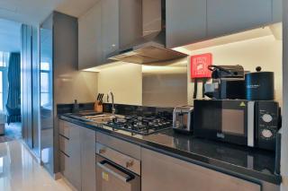 Damac Maison Prive Deluxe Studio with Water Canal View - 6