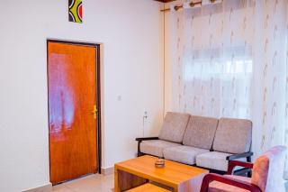 Stay and Dine, 2Bedroom Home at Mama Pizzalo - 9