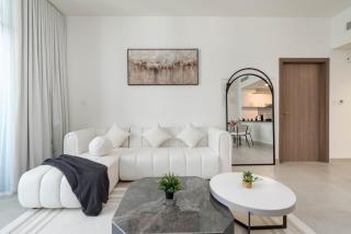 Vogue Park View Saadiyat Island Abu Dhabi close to Yas Mall Elegant 1 Bedroom with Balcony Pool & Gym Access - 1