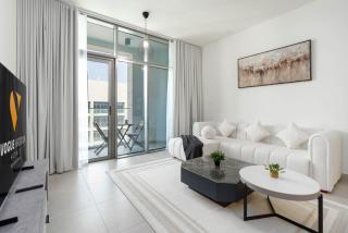 Vogue Park View Saadiyat Island Abu Dhabi close to Yas Mall Elegant 1 Bedroom with Balcony Pool & Gym Access - 3