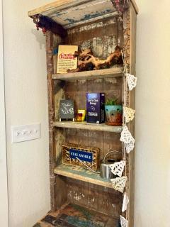 The Wing - luxurious king suite tiny studio home! - 3