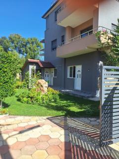 Deluxe groundfloor apartment with beautiful garden for long term rental - 3