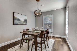 Cozy Cottage with Deck Short Walk to the Square - 3