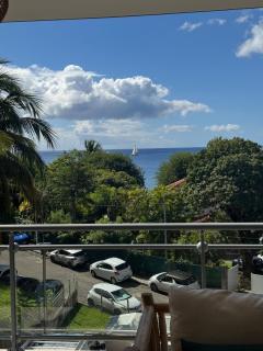 Elégant F2 de standing pieds dans l'eau - 0