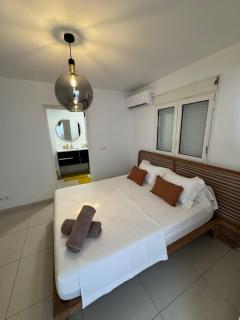 Elégant F2 de standing pieds dans l'eau - 3