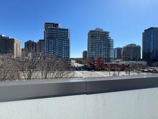 Brand New Chic Townhouse in Toronto close to Yonge - 4