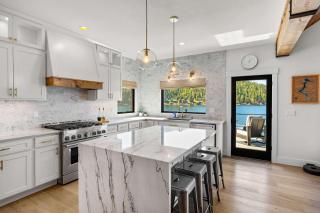 Waterfront Winter Escape Luxury Bay Views - 6