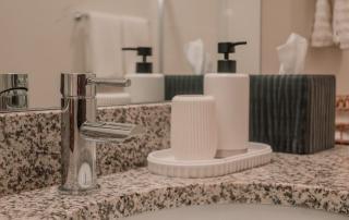 Cozy Modern Apartment Close to downtown, Gym, Pool - 5