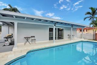 Luxury Villa with Heated Pool close to Beach - 9