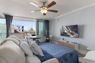 Beach, Gulf, and Bay Views plus 2 Balconies with Pool and Sleeps 6 - 1